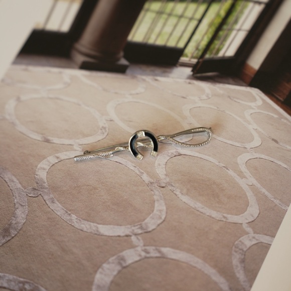 Vintage Silver and Black Horseshoe Brooch - Picture 2 of 3